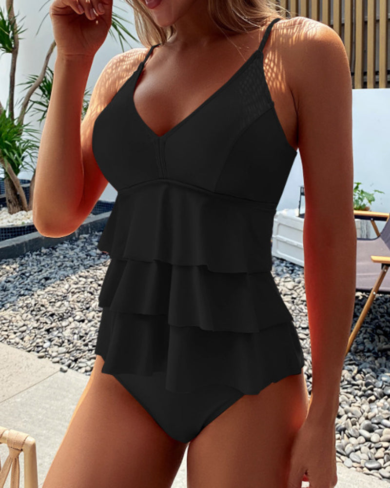 Einfarbiger Tankini mit Rüschen und Schlitz